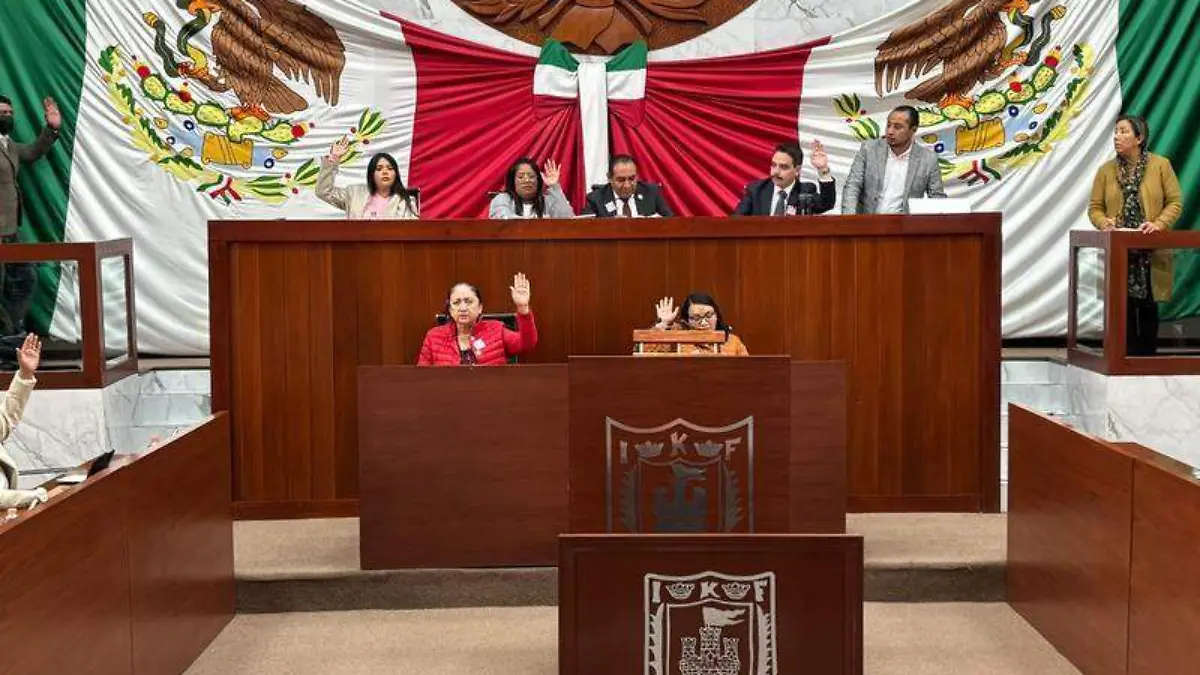 El Pleno del Congreso del Estado avaló la minuta enviada por el Senado de la República para que el Estado retome el control de las vías ferroviariasJESÚS LIMA